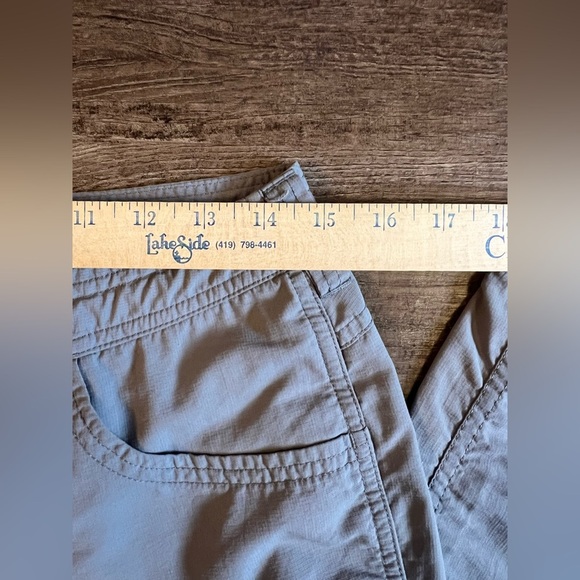 The North Face Women's size 6 Hiking Cargo ZipOff Convertible Capri Nylon H35 - Picture 9 of 10